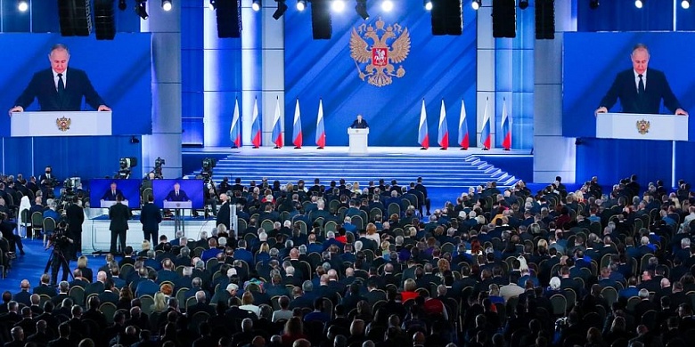 Путин поручил выплатить по 10 000 рублей на всех школьников и будущих первоклашек | Кредит-онлайн Путин поручил выплатить по 10 000 рублей на всех школьников и будущих первоклашек | Кредит-онлайн